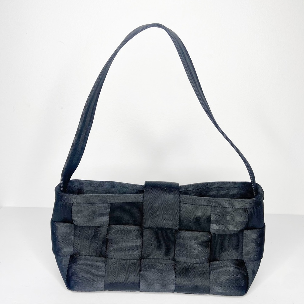 Harveys Original Seatbelt Bag Purse 6" X 12" X 4" Black Shoulder Bag